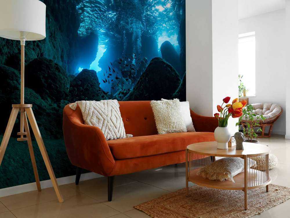 Promienie słoneczne w podwodnej jaskini