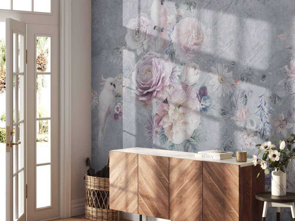 Papuga wśród kwiatów