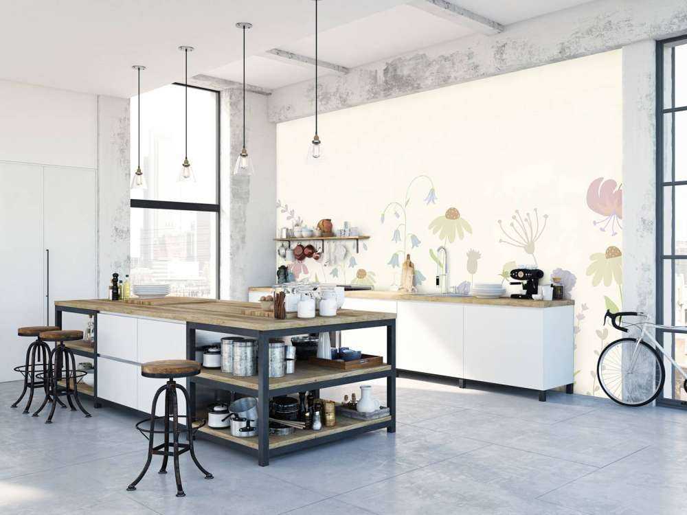 Pole kwiatów w wysokim beżu, starym różu, zieleni i bzie