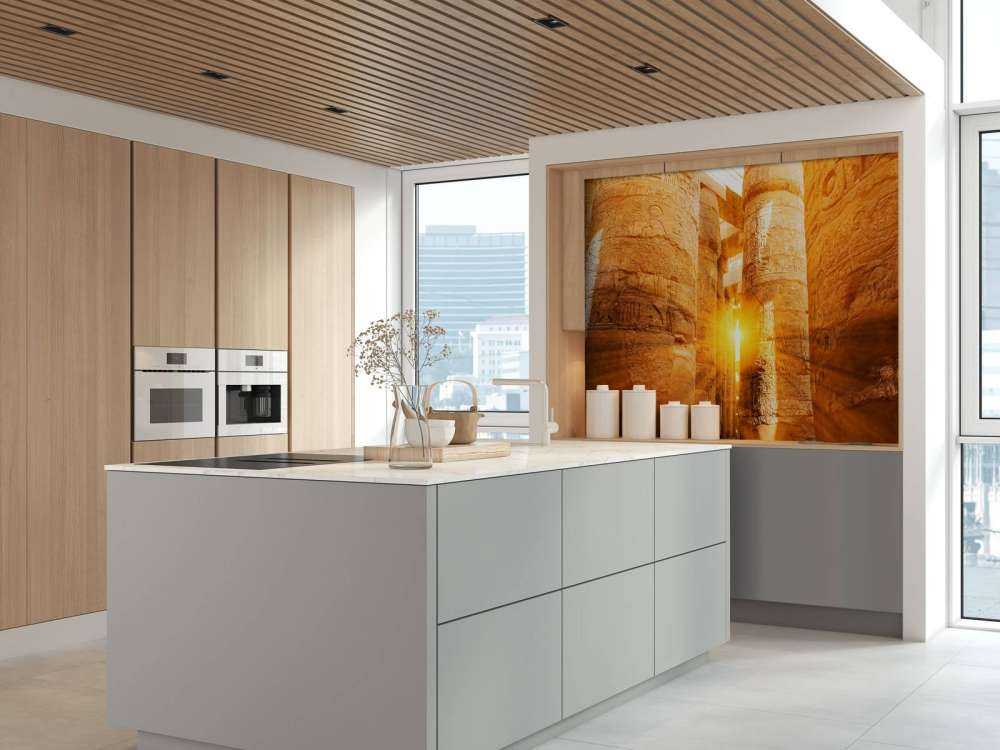 Słońce przez ruiny