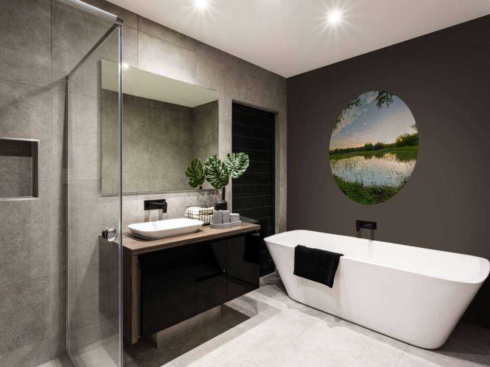 Zachód słońca w lesie