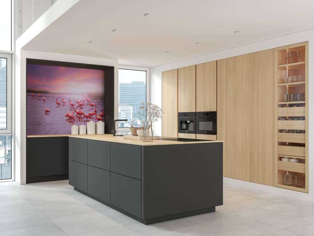 Flamingi na tle zachodzącego słońca