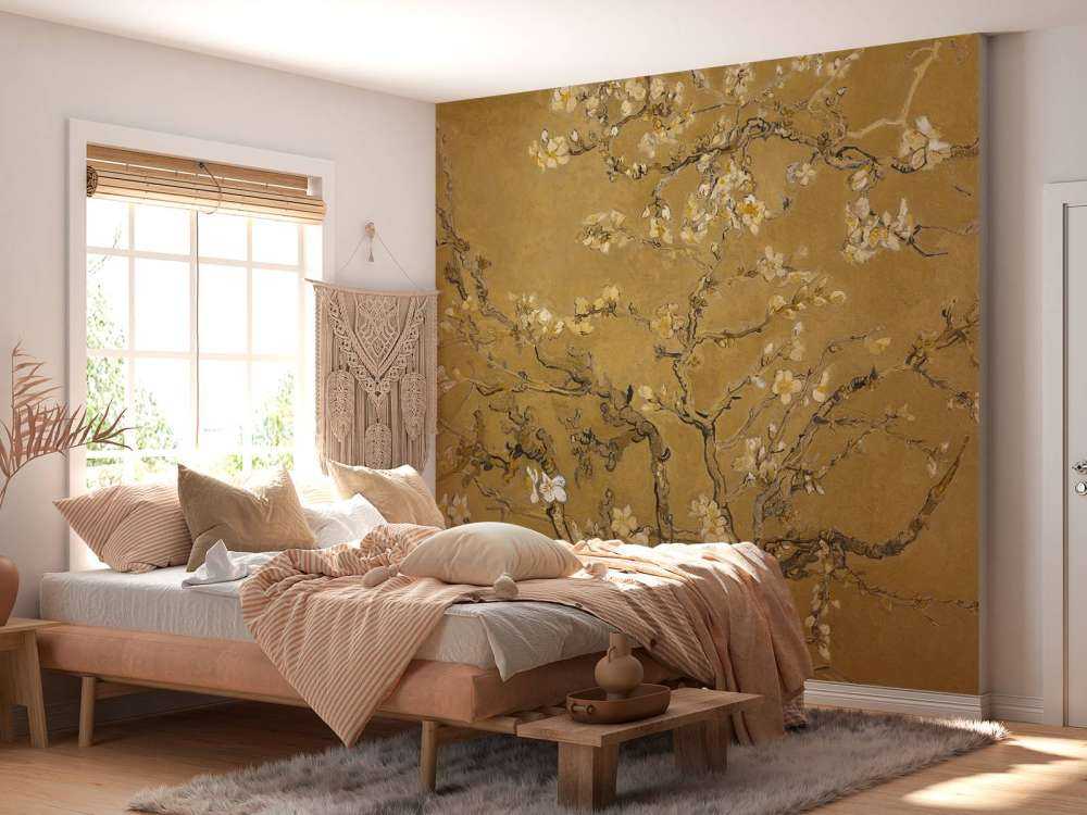 Żółty kwiat migdałowca