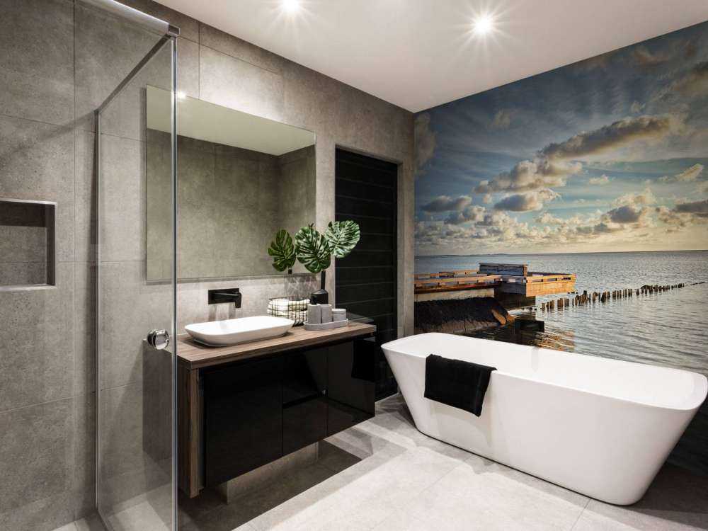 Nabrzeże z pięknymi chmurami