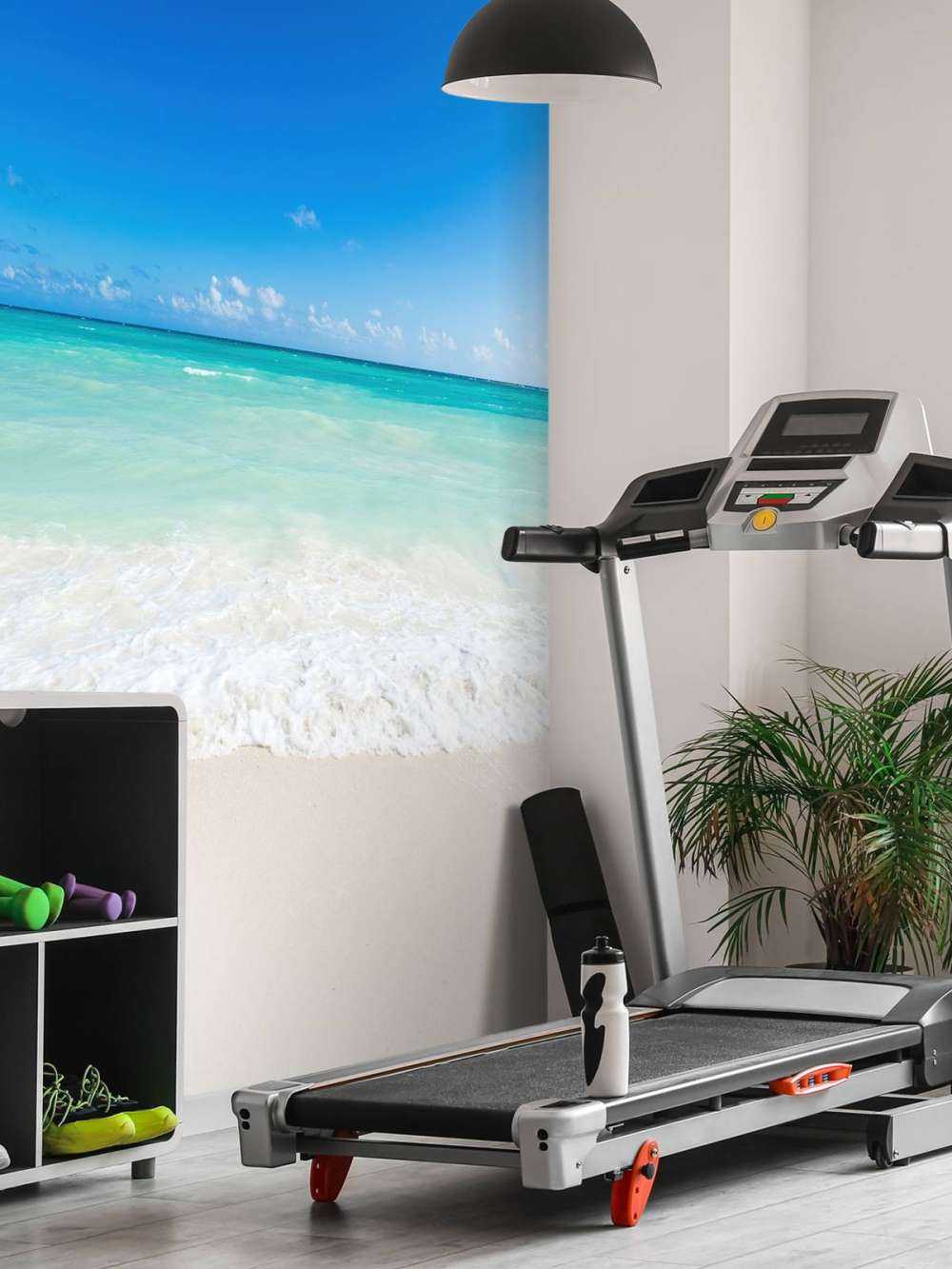 Biała plaża i fale