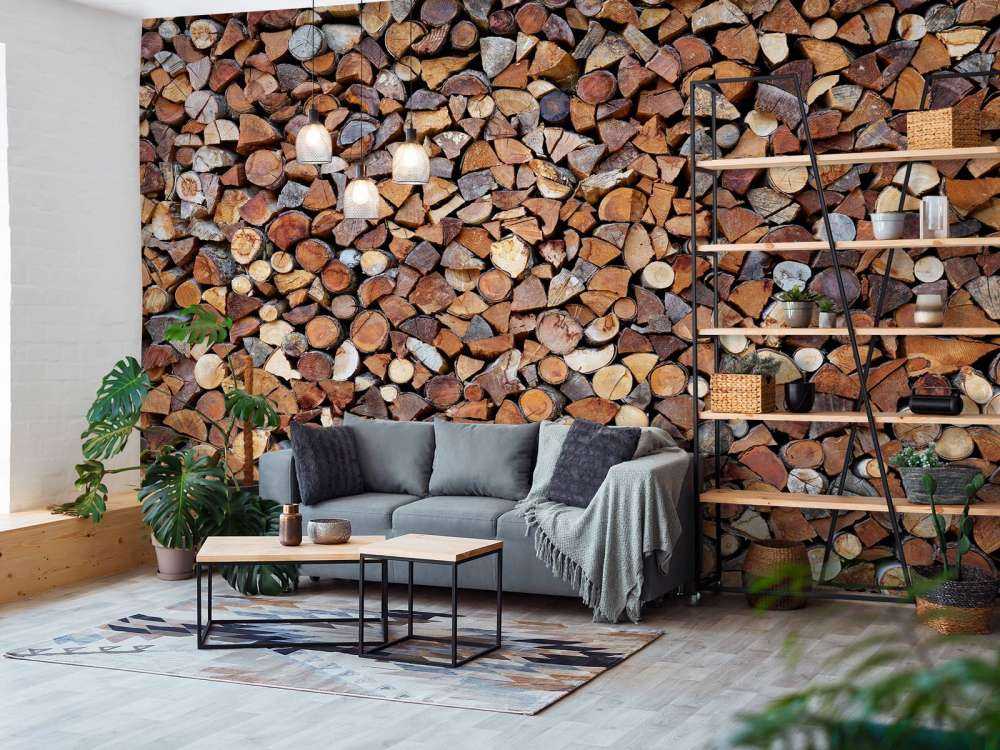 Drewno ułożone w stosy