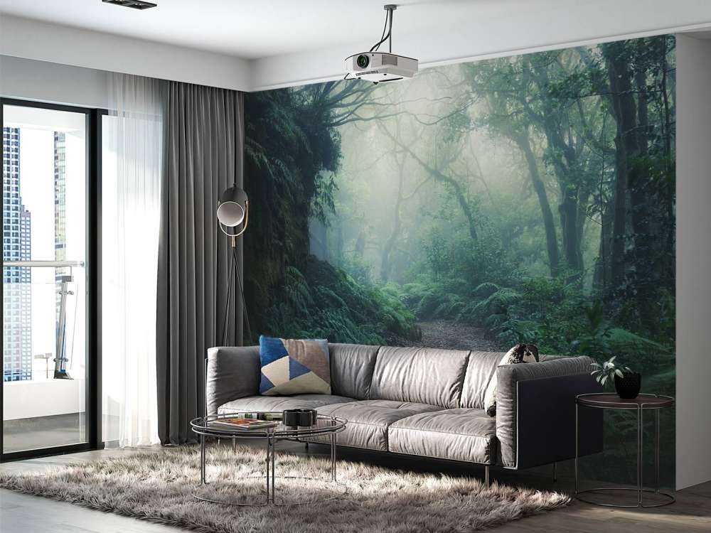 Zielony, mglisty las