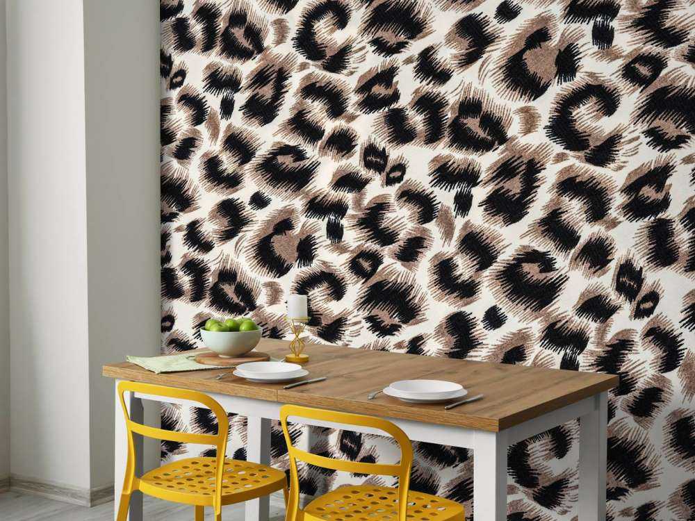 Futro pantery w kolorze beżowym