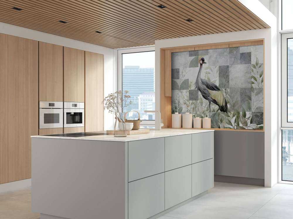 Żuraw wśród liści