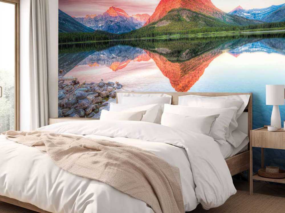 Czerwony szczyt góry