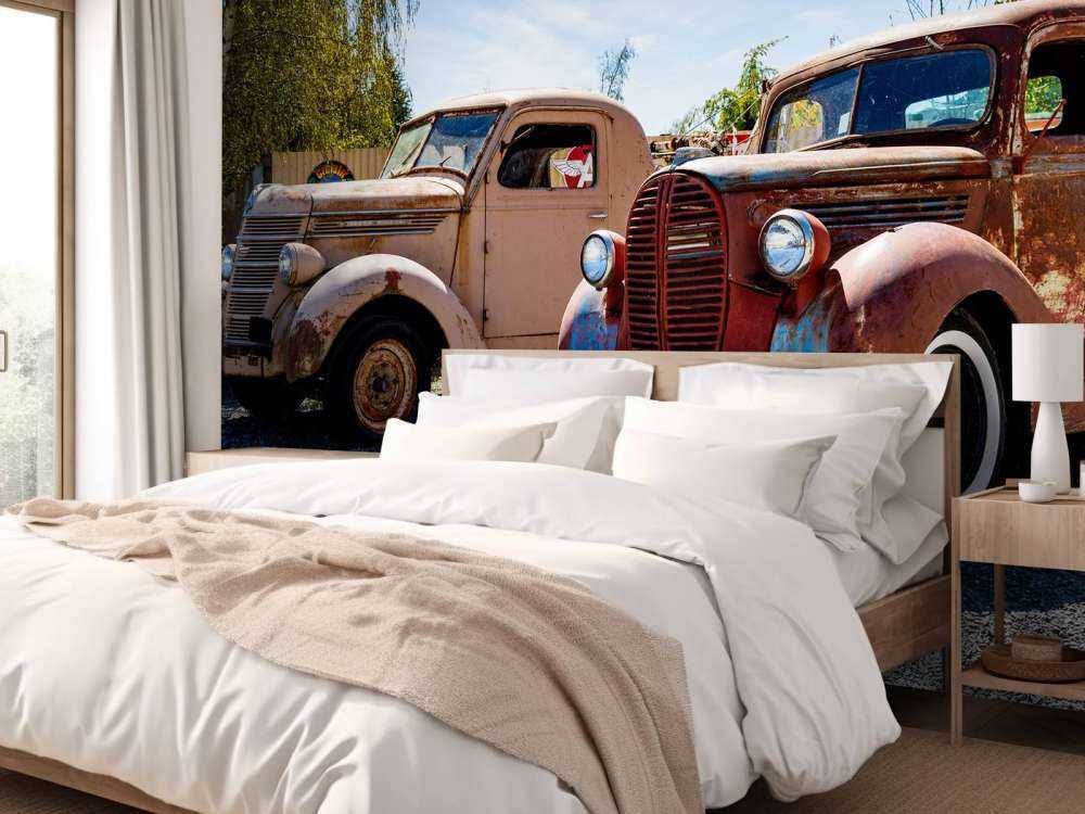 Rdzewiejące stare ciężarówki