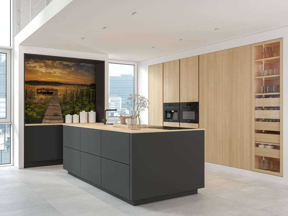 Wschód słońca nad jeziorem