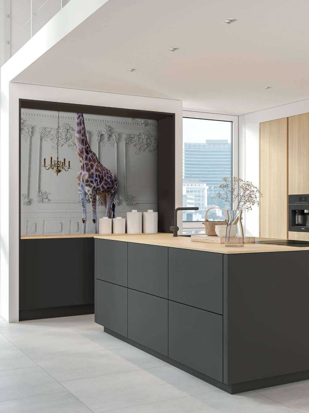 Żyrafa ze świecznikiem