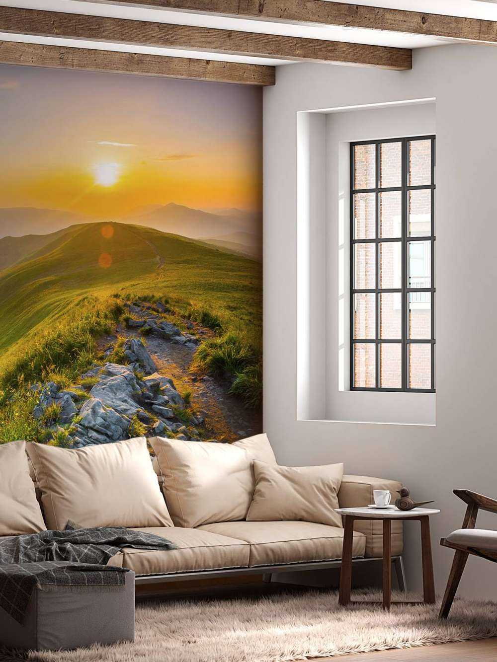 Zachód słońca w górskim krajobrazie