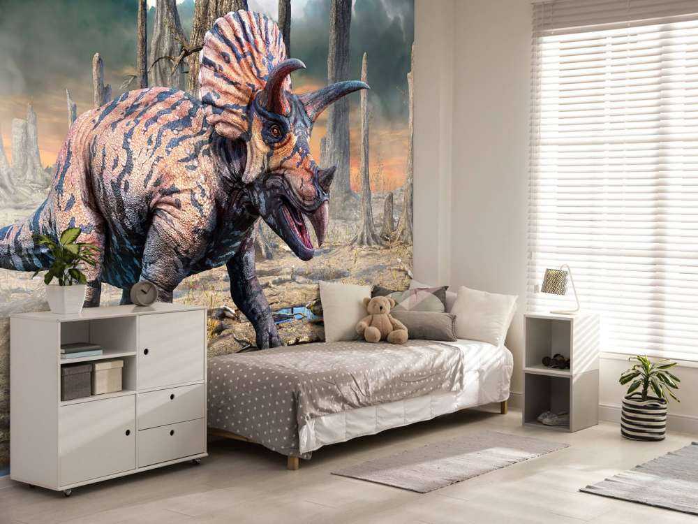 Torozaur na opuszczonym terenie