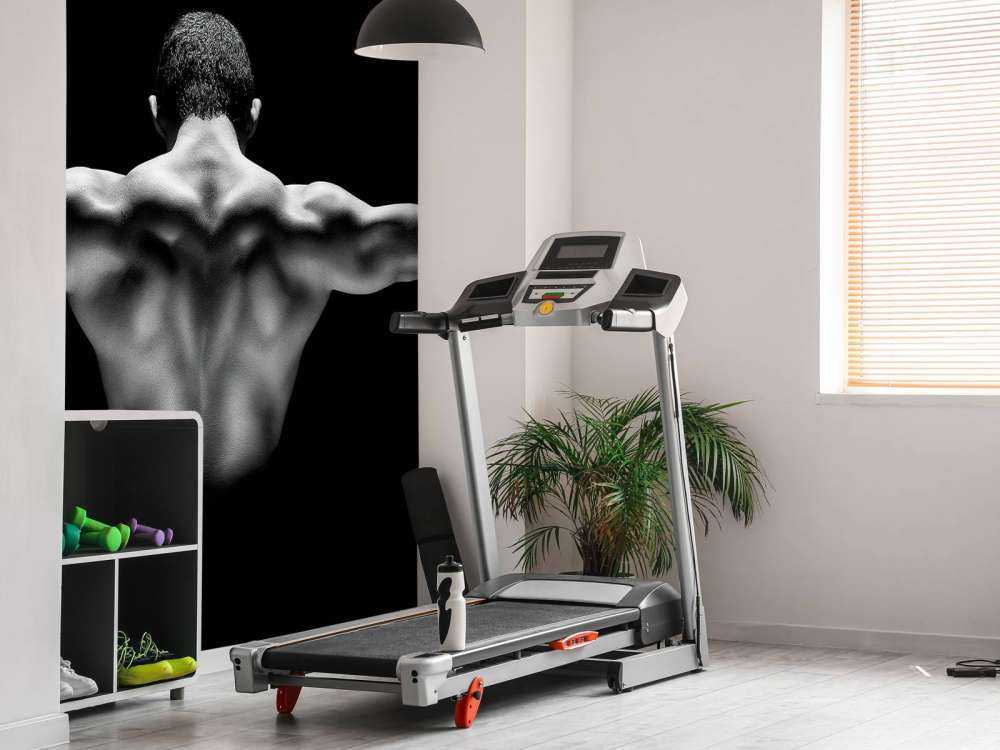 Człowiek z wyciągniętymi ramionami