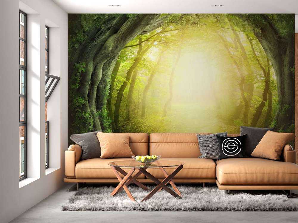 Kamienna ścieżka przez las