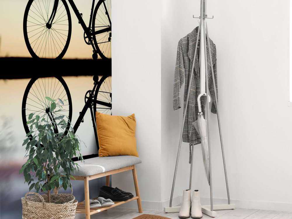 Rower wyścigowy przy zachodzie słońca