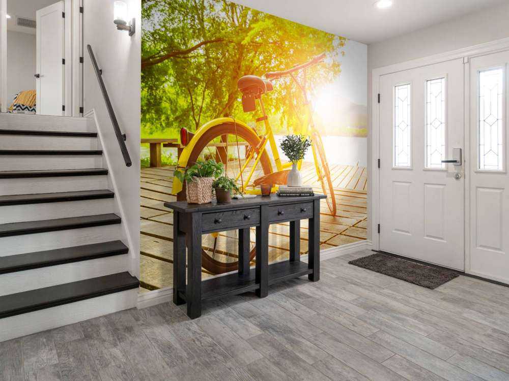 Żółty rower na molo