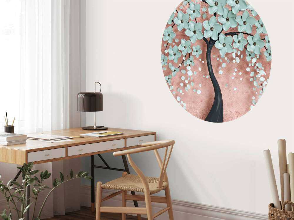 Czarne drzewo fantasy z kwiatami mięty