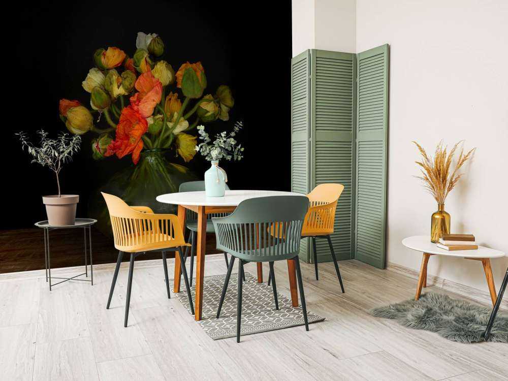 Malowniczy wazon z kwiatami