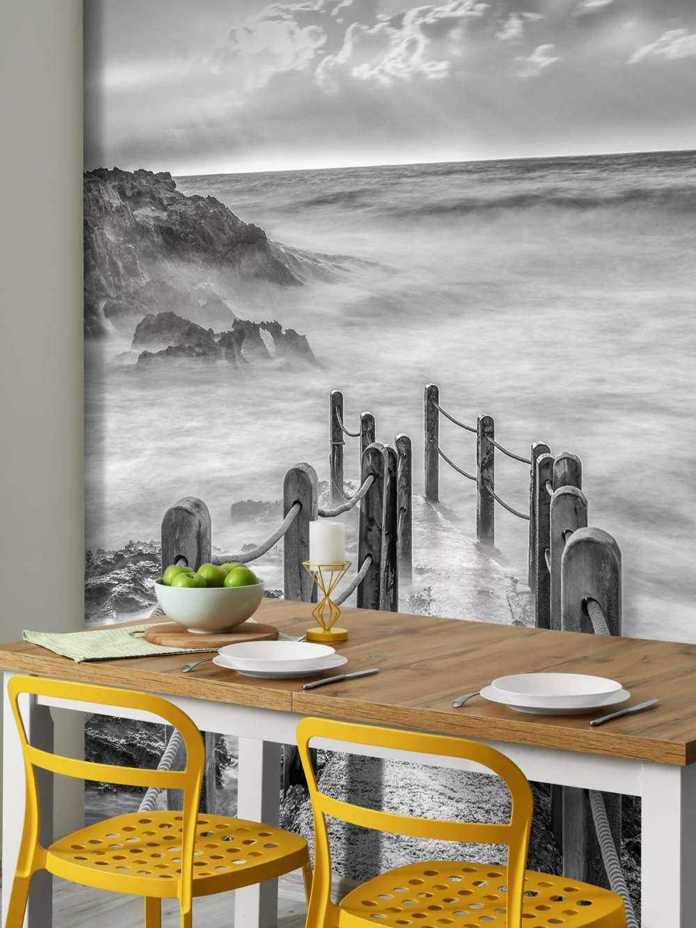 Drewniany mostek w mgle