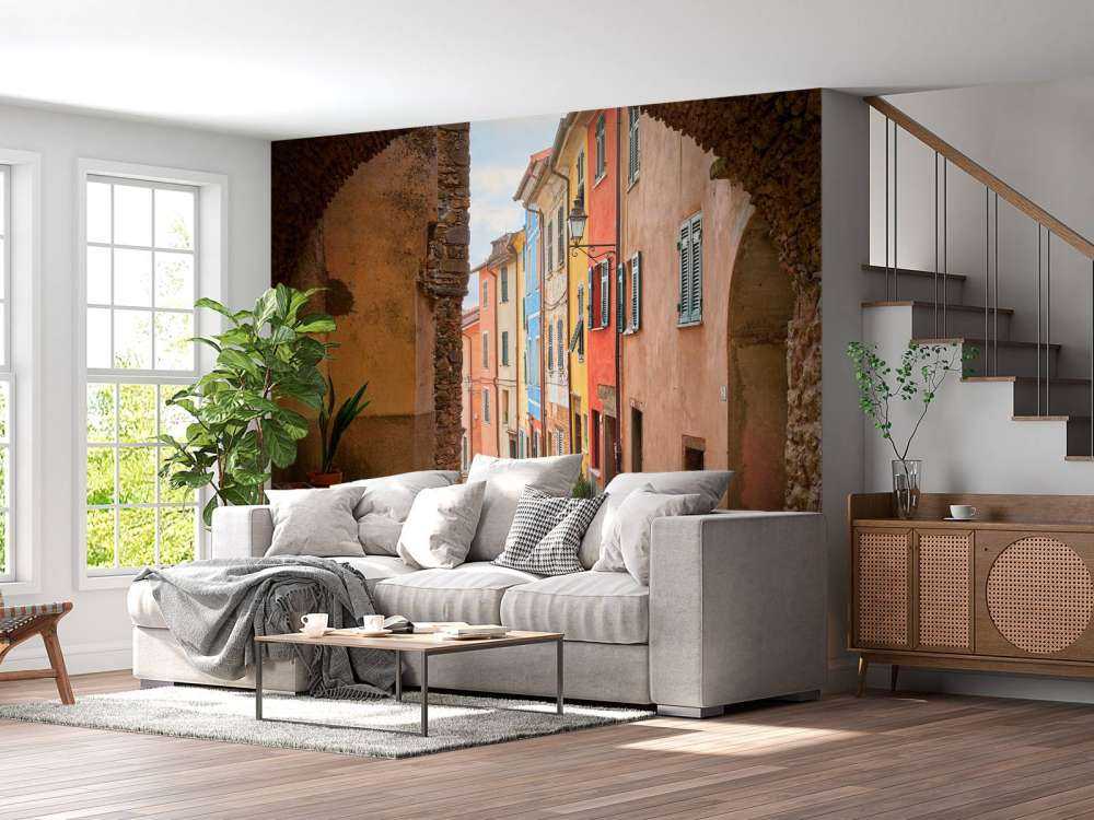 Włoska ulica z łukiem