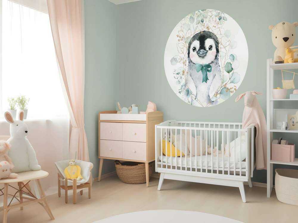 Mały pingwin i zielona kokarda