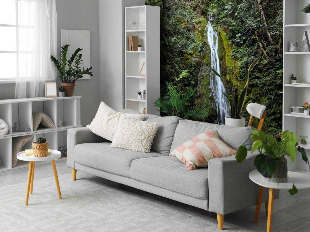 Wodospad w kolorowym otoczeniu 