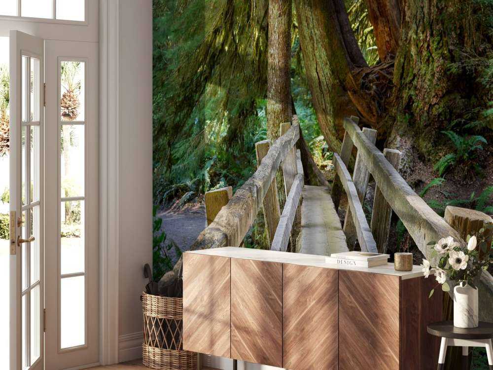 Drewniany most przez las