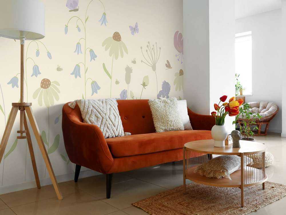 Wysokie pole kwiatowe z motylami piasek, stary róż, zieleń i liliowy