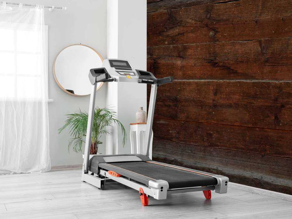 Różne deski z ciemnego drewna