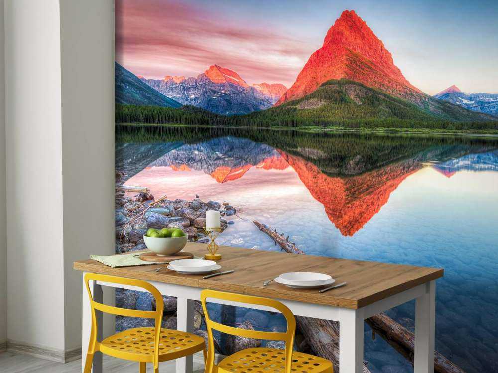 Czerwony szczyt góry