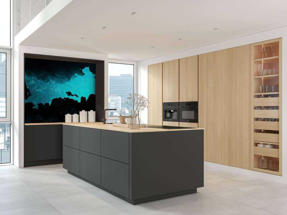 Wąska jaskinia z nurkiem