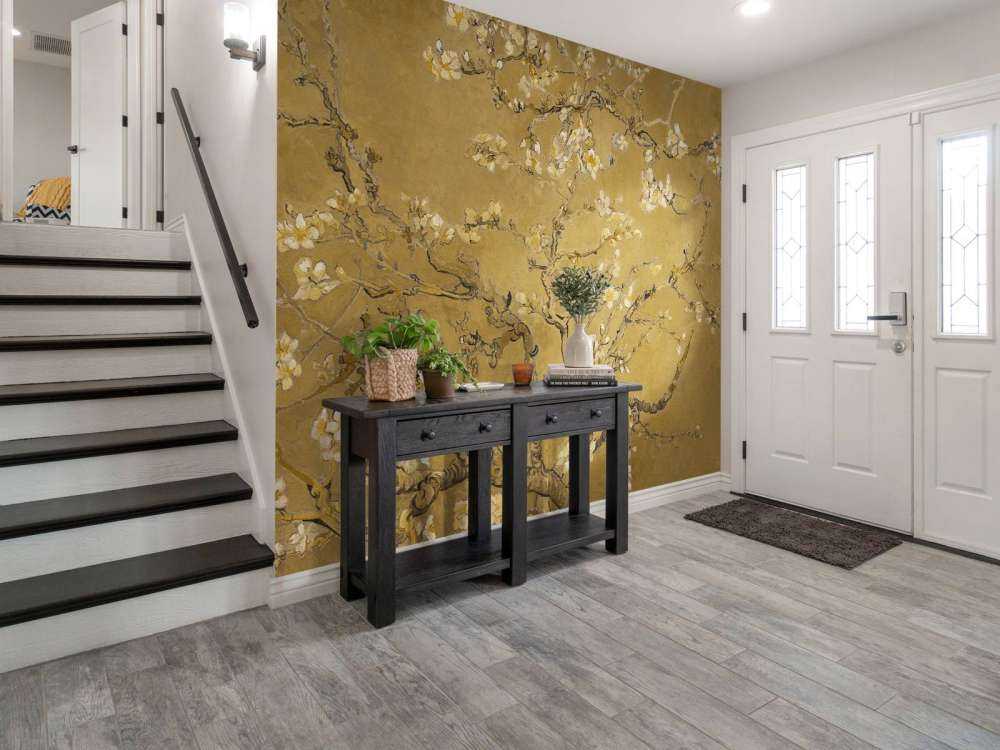 Żółty kwiat migdałowca