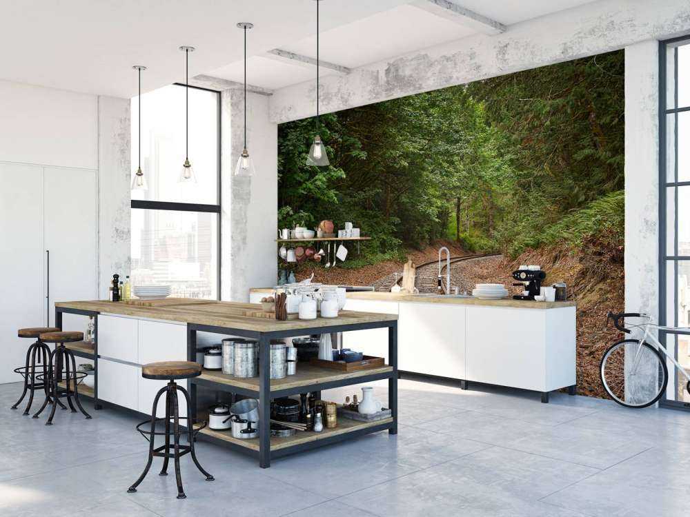 Linia kolejowa przez las