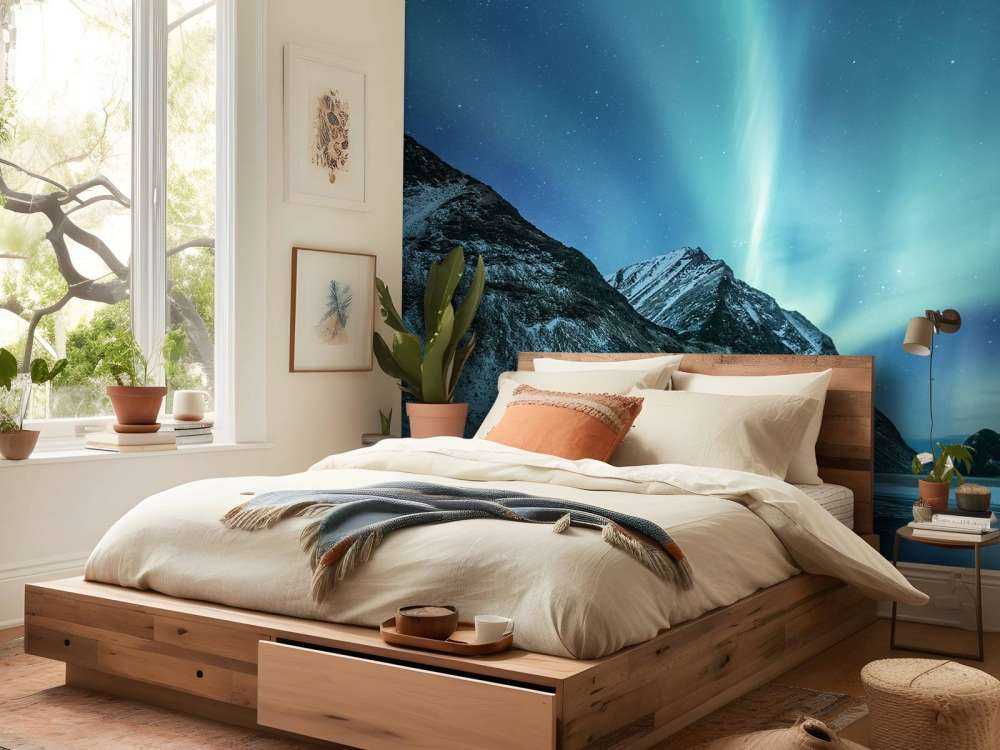 Zielone północne światła nad górami