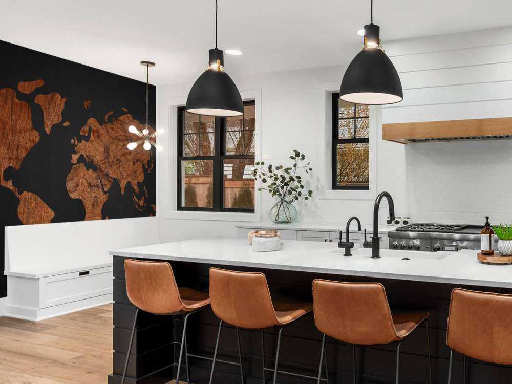 Mapa świata z okleiną drewnianą