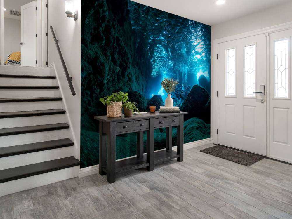 Promienie słoneczne w podwodnej jaskini