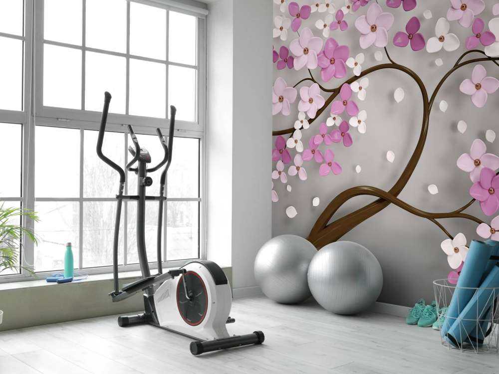 Drzewo z fioletowymi i białymi kwiatami