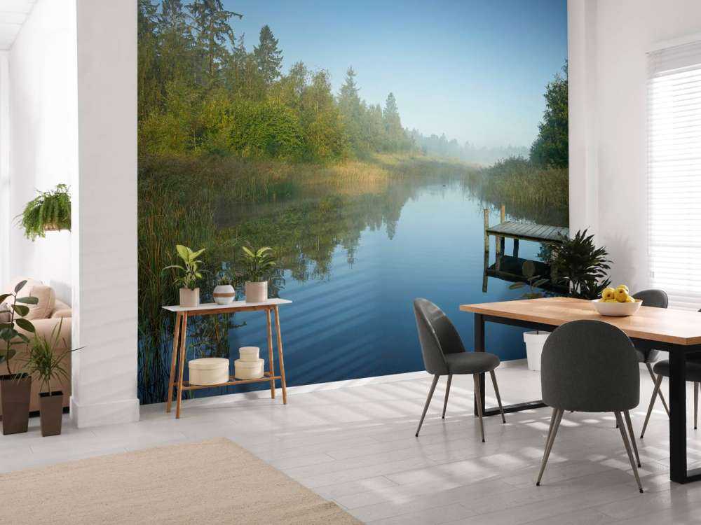 Drewniane rusztowania w lesie