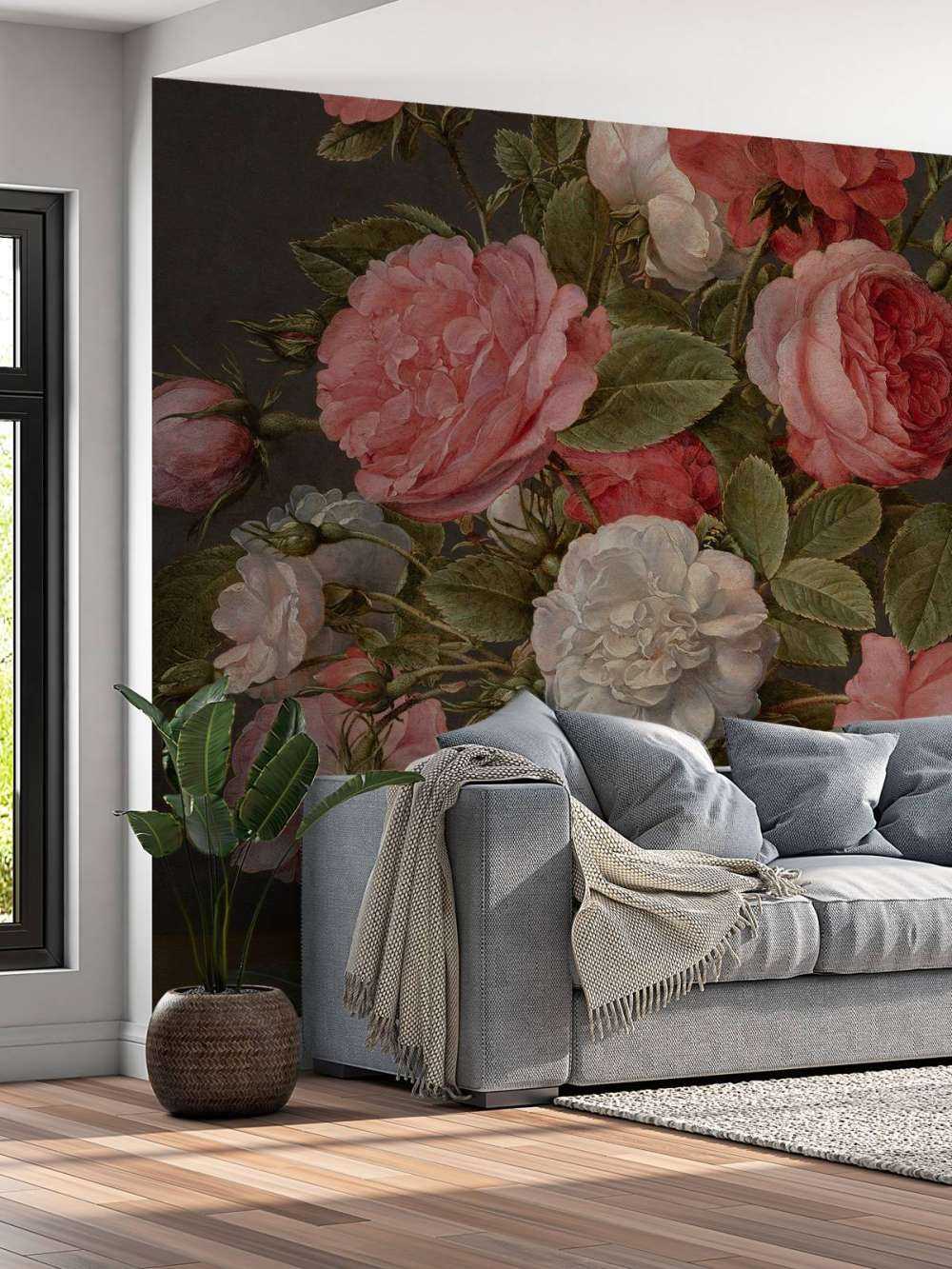 Róże w szklanym wazonie