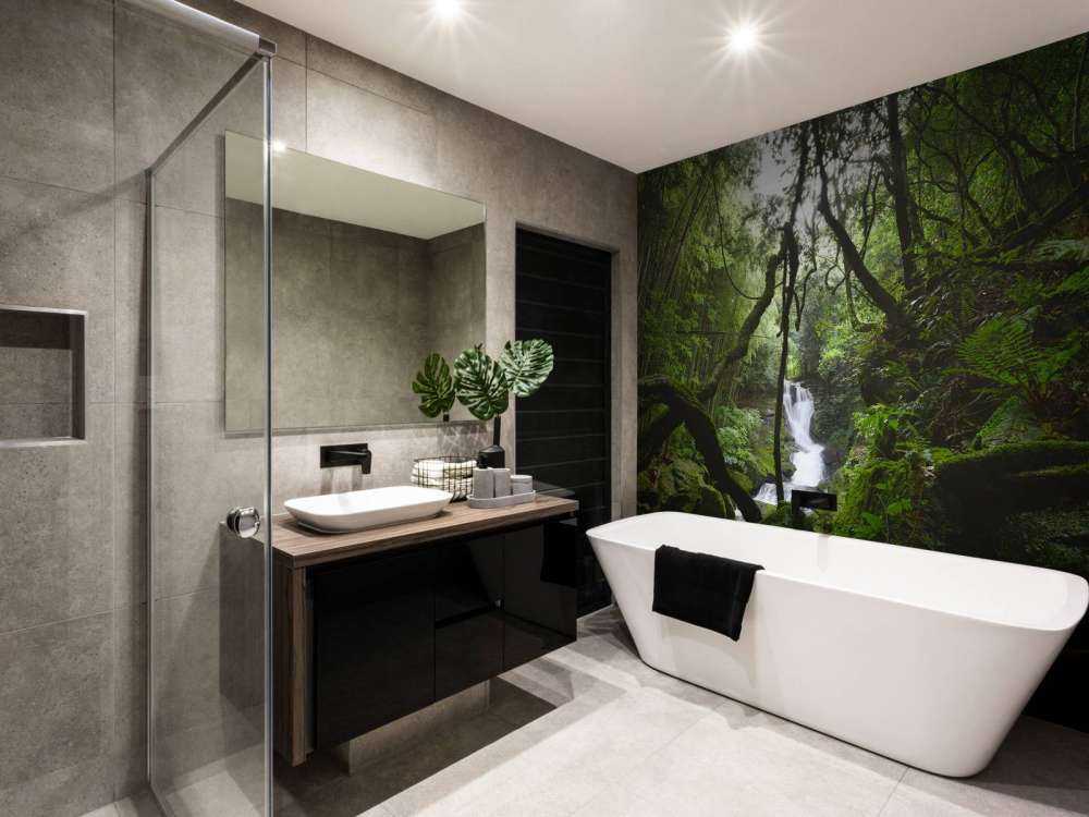 Wodospad otoczony drzewami