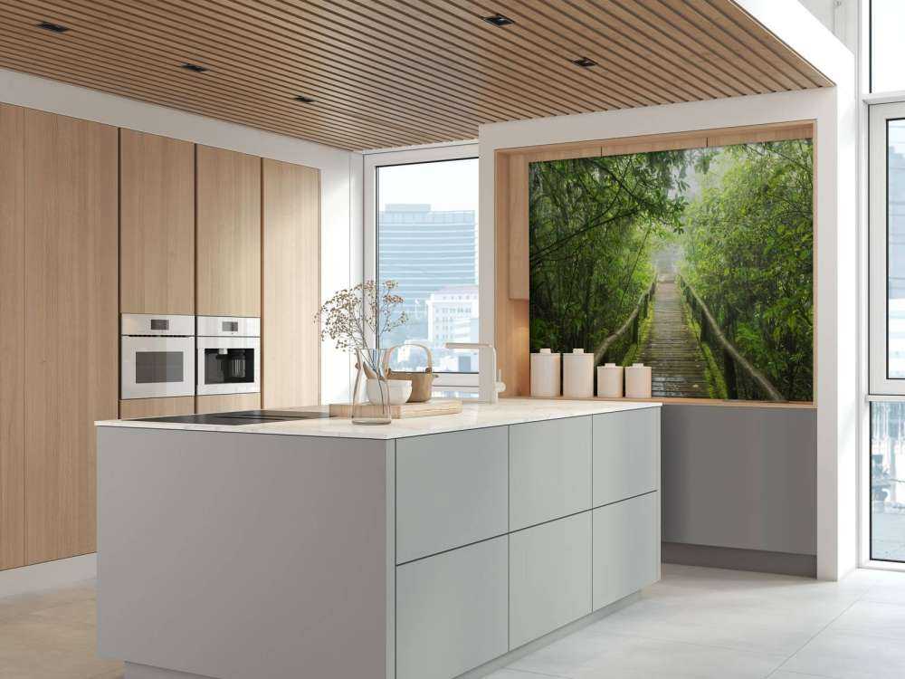 Zielona, mglista dżungla