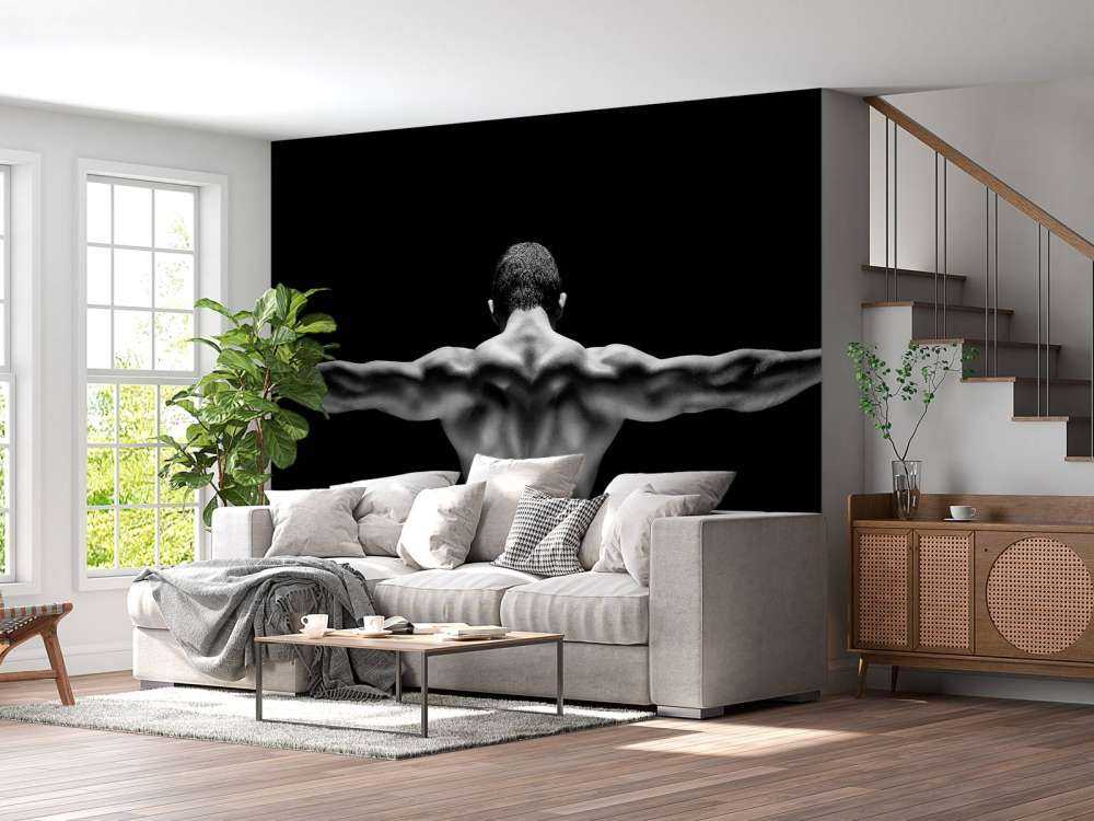 Człowiek z wyciągniętymi ramionami