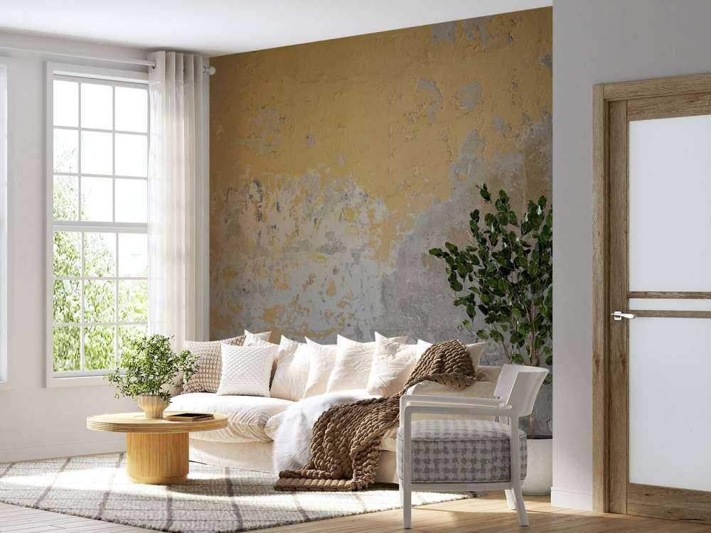 Postarzana żółta ściana