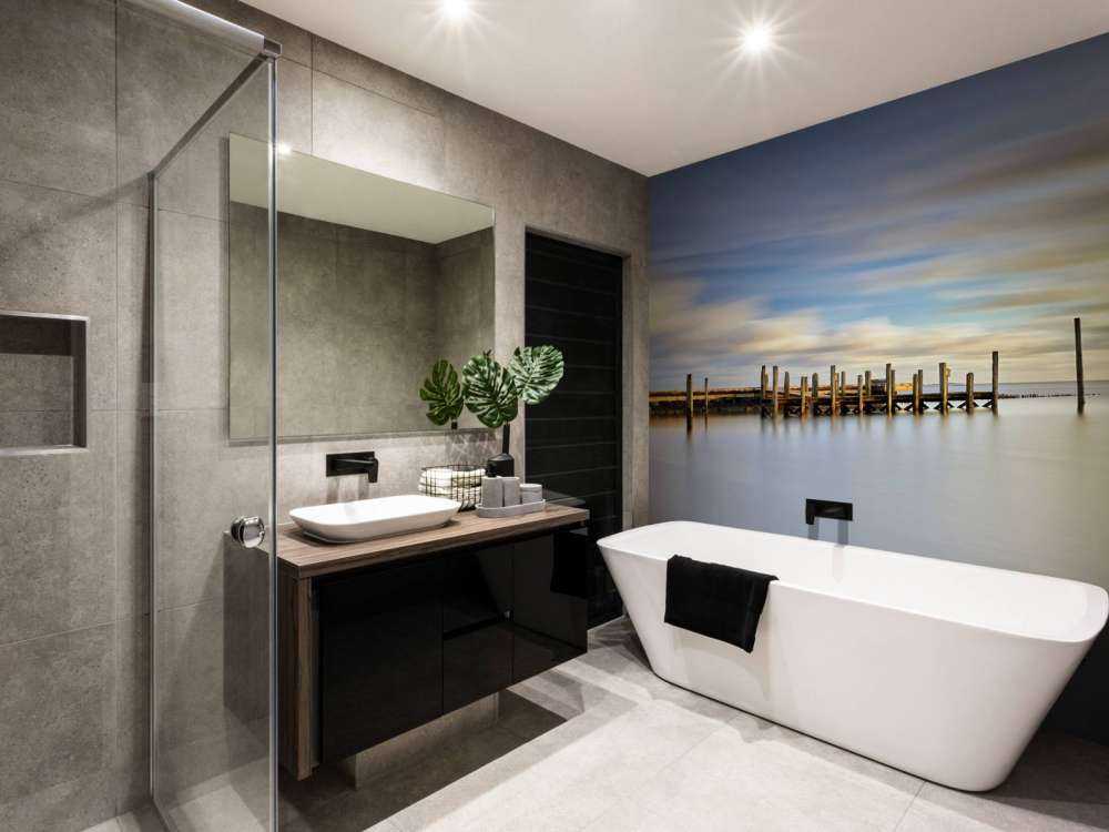 Długie molo nad morzem