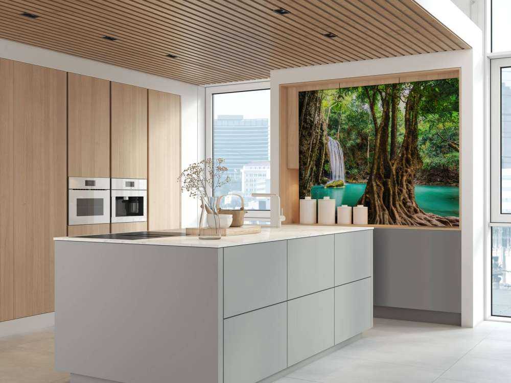 Wodospad w tropikalnej dżungli