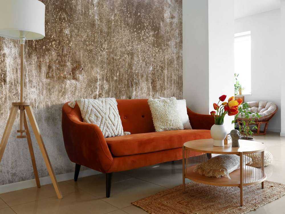 Stara, zwietrzała brązowa ściana