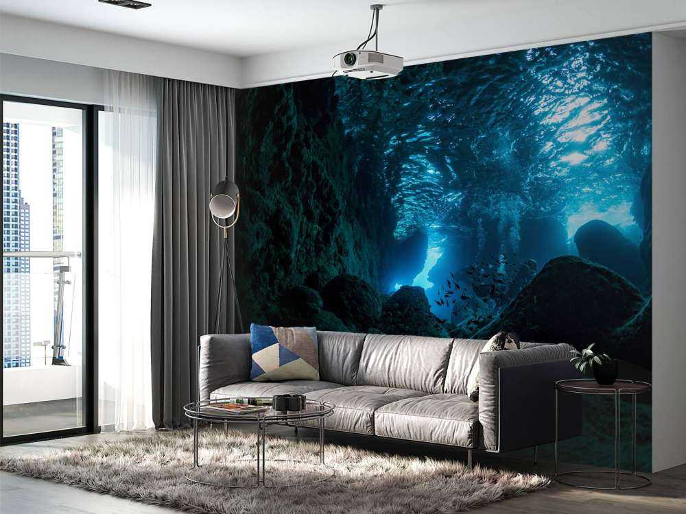 Promienie słoneczne w podwodnej jaskini